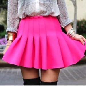 Tea & Cup Hot Pink Pleated Mini Skirt